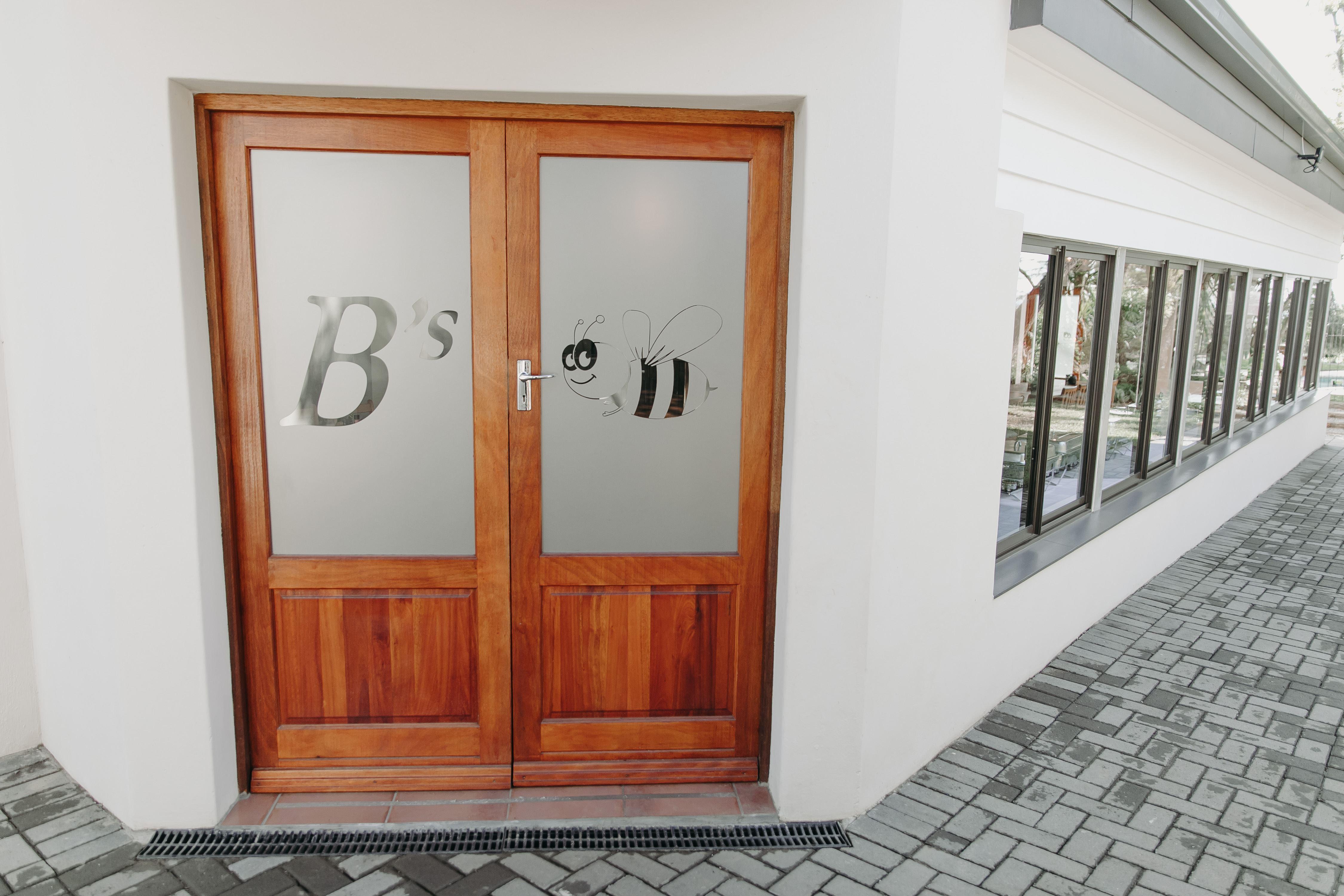 B's Guest House & Bar | Harding Accommodation