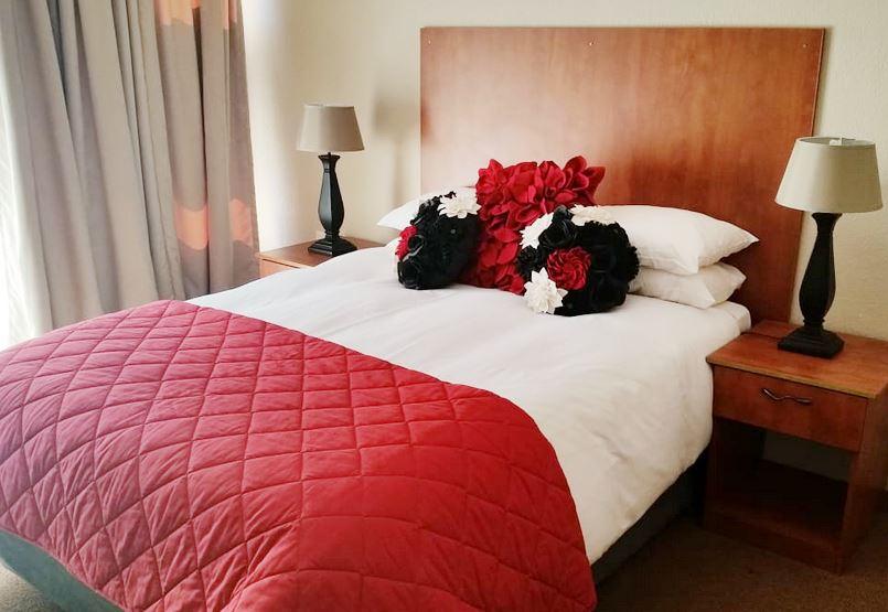 Marlotti Guest Lodge | Swartruggens Lodges