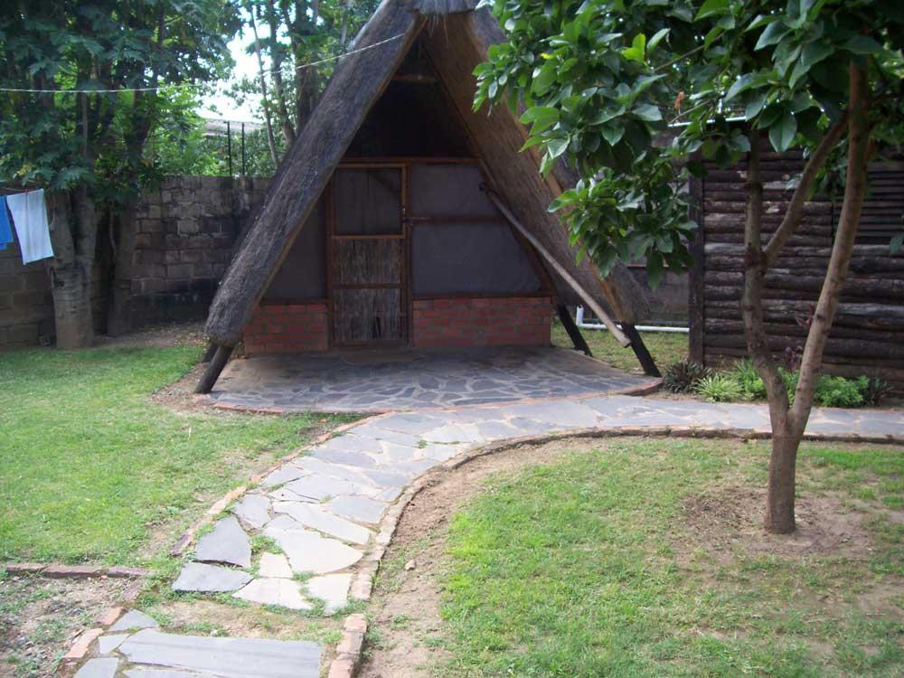 Lusaka Backpackers | Accommodation Maluba