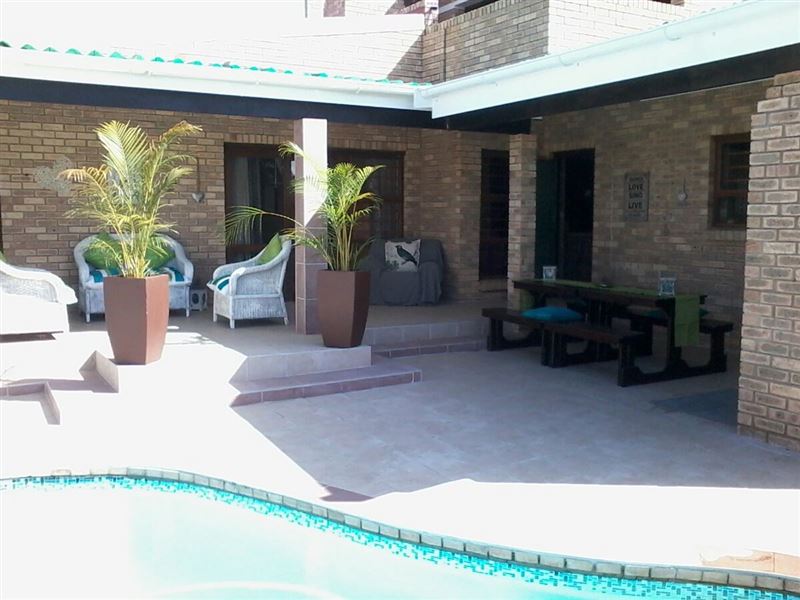 Entrance Unit B with shared pool