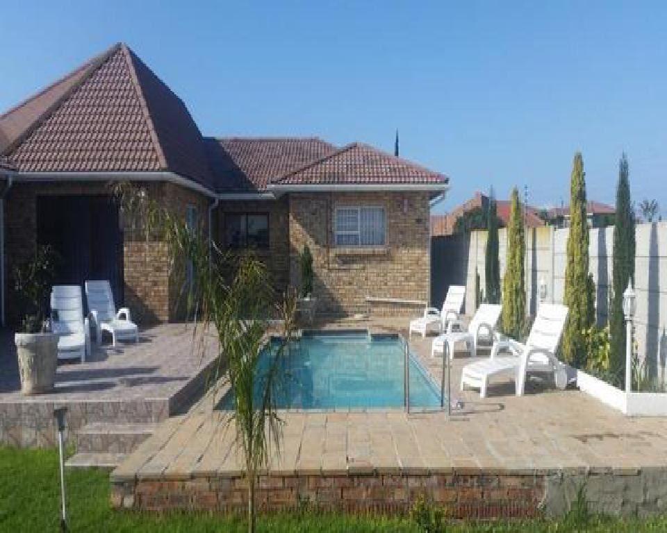 Ebenezer Guest House | Accommodation Bluewater Bay