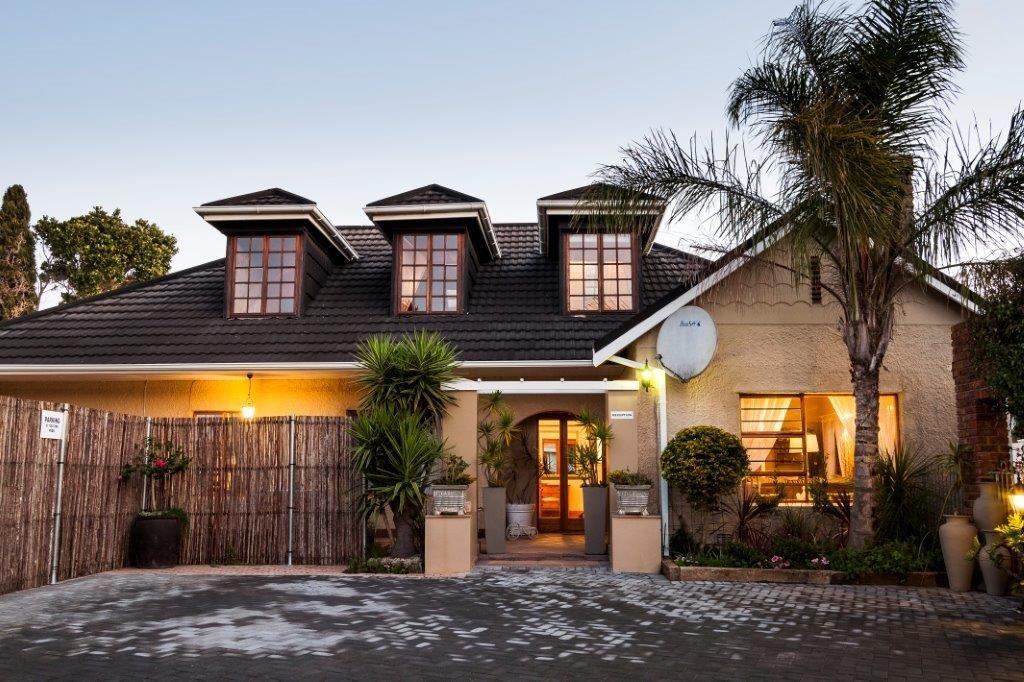 Ascot Place Guesthouse | Accommodation Glendinningvale
