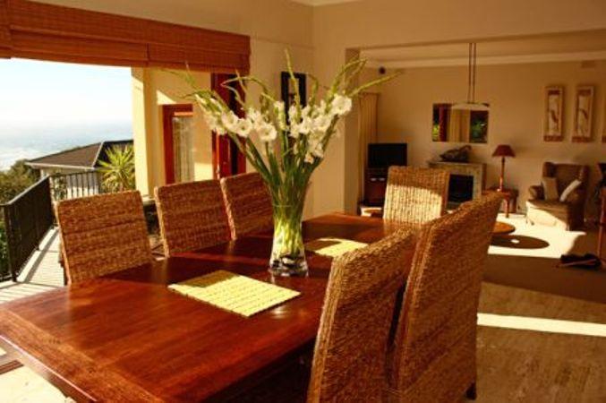 17 Ravensteyn | Accommodation Camps Bay