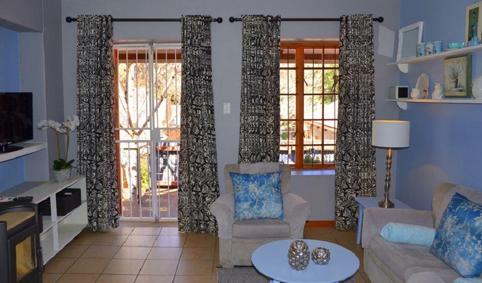 By The Way Guesthouse | Accommodation Clarens