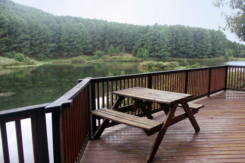 Brambleberry Lakeside Cabin | Nottingham Road Self-catering