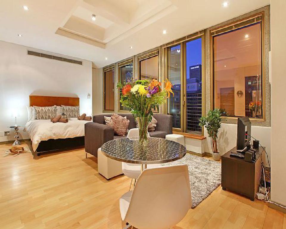 Afribode Master Luc | Cape Town City Centre Accommodation