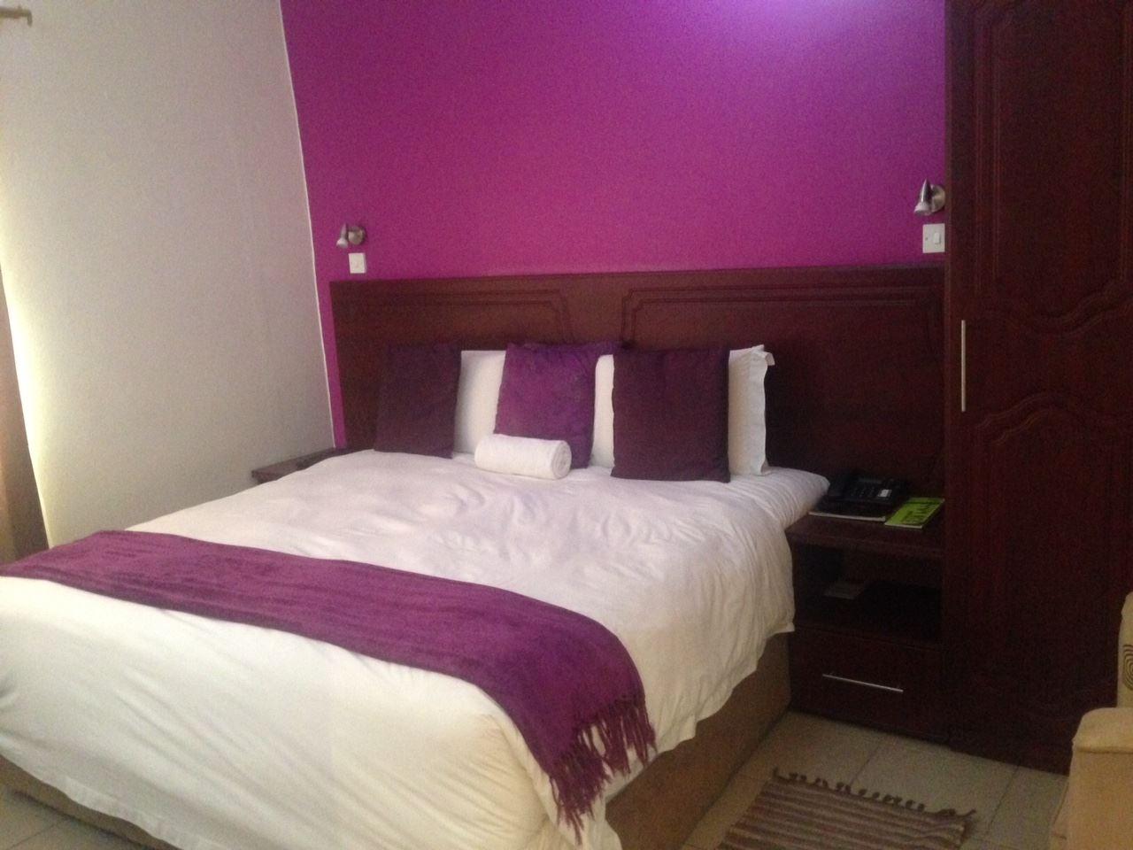 Ronberry Hotel | Serowe Accommodation