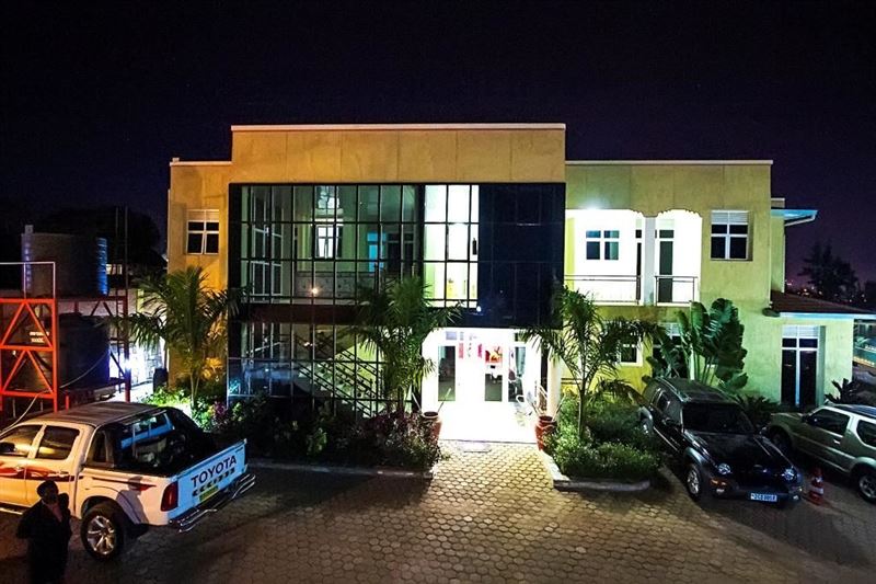 our welcoming services is offered by the best receptionist. © 2015