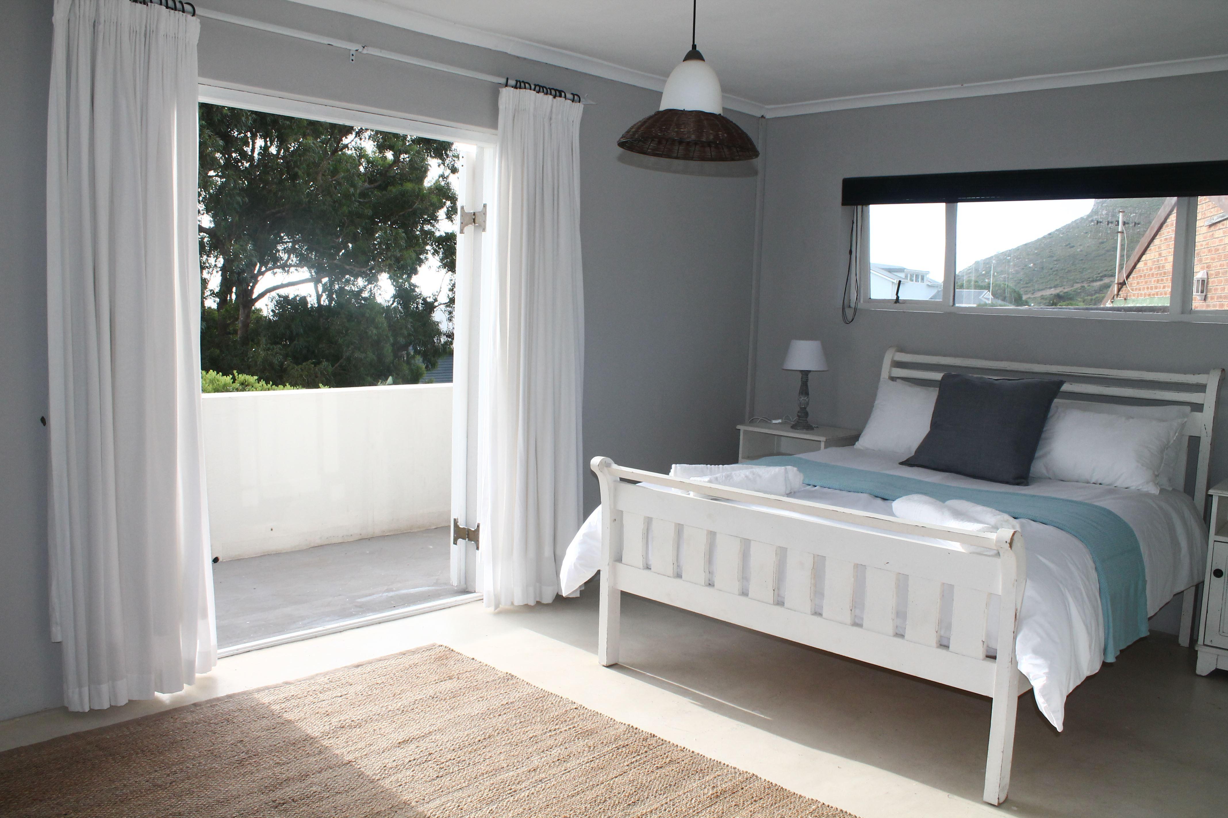 Walk To The Beach | Accommodation Scarborough