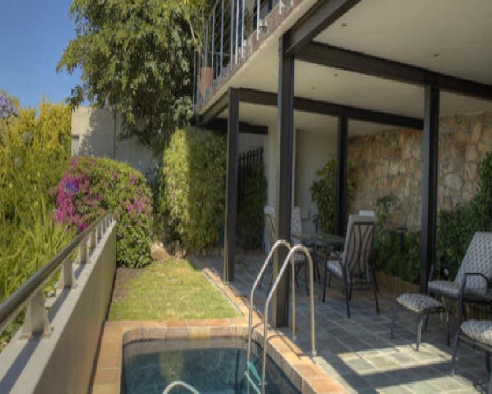 16 Springbok Road | Accommodation Green Point