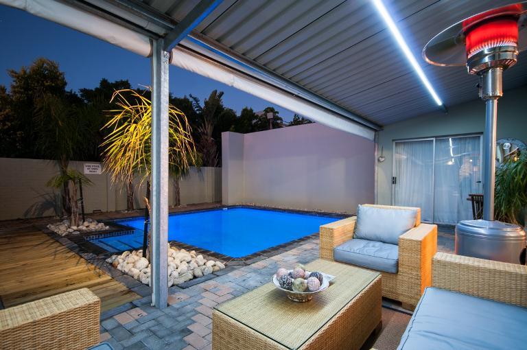 Hobiebeach Guest House | Accommodation Summerstrand