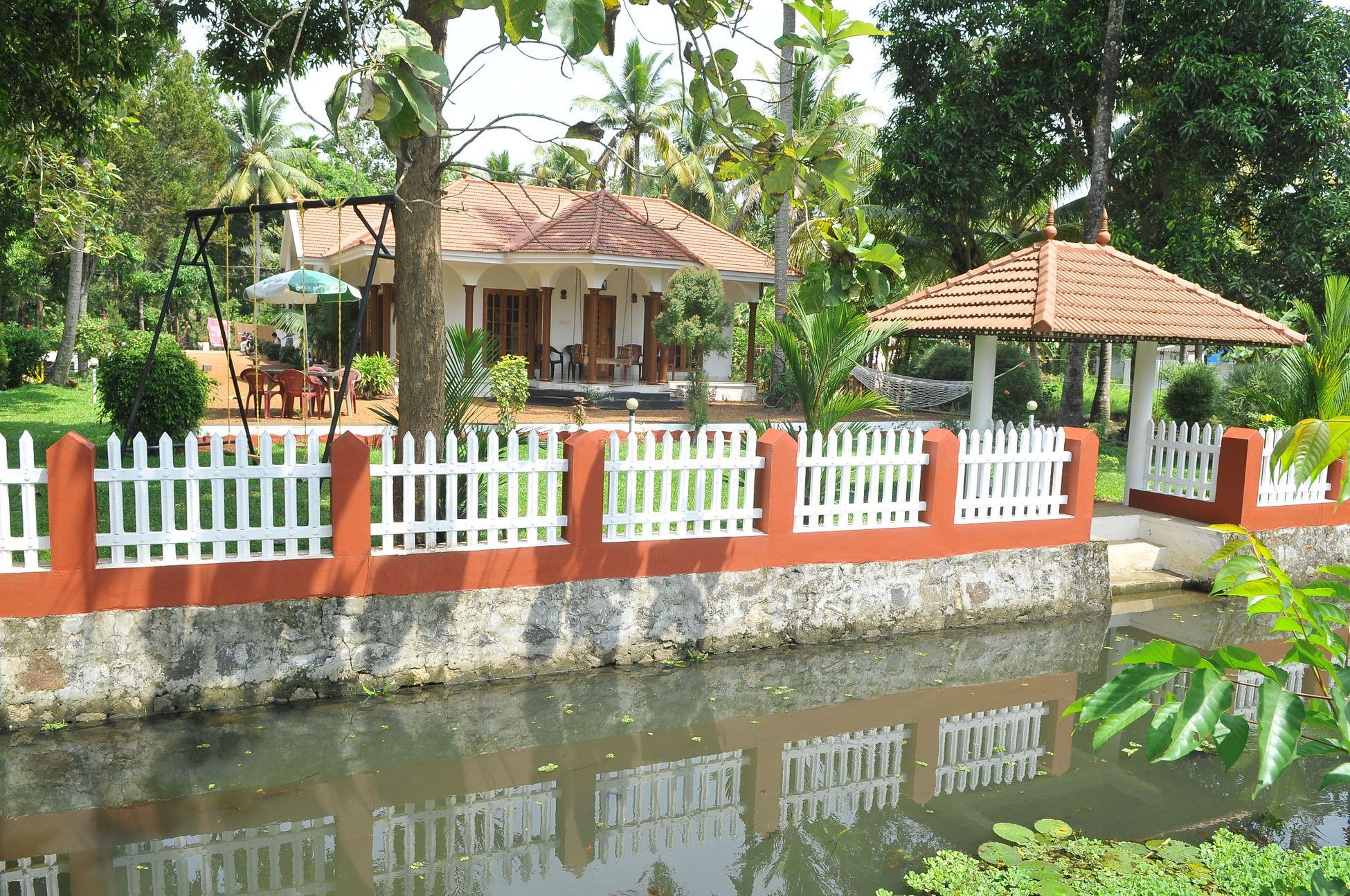 Coconut Creek Farm and Homestay
