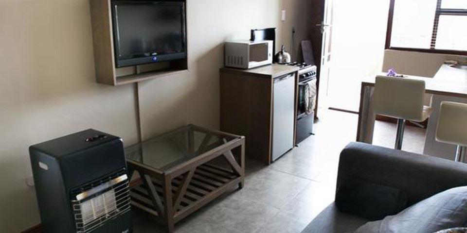 City of Saints Guest Cottage | Accommodation Grahamstown