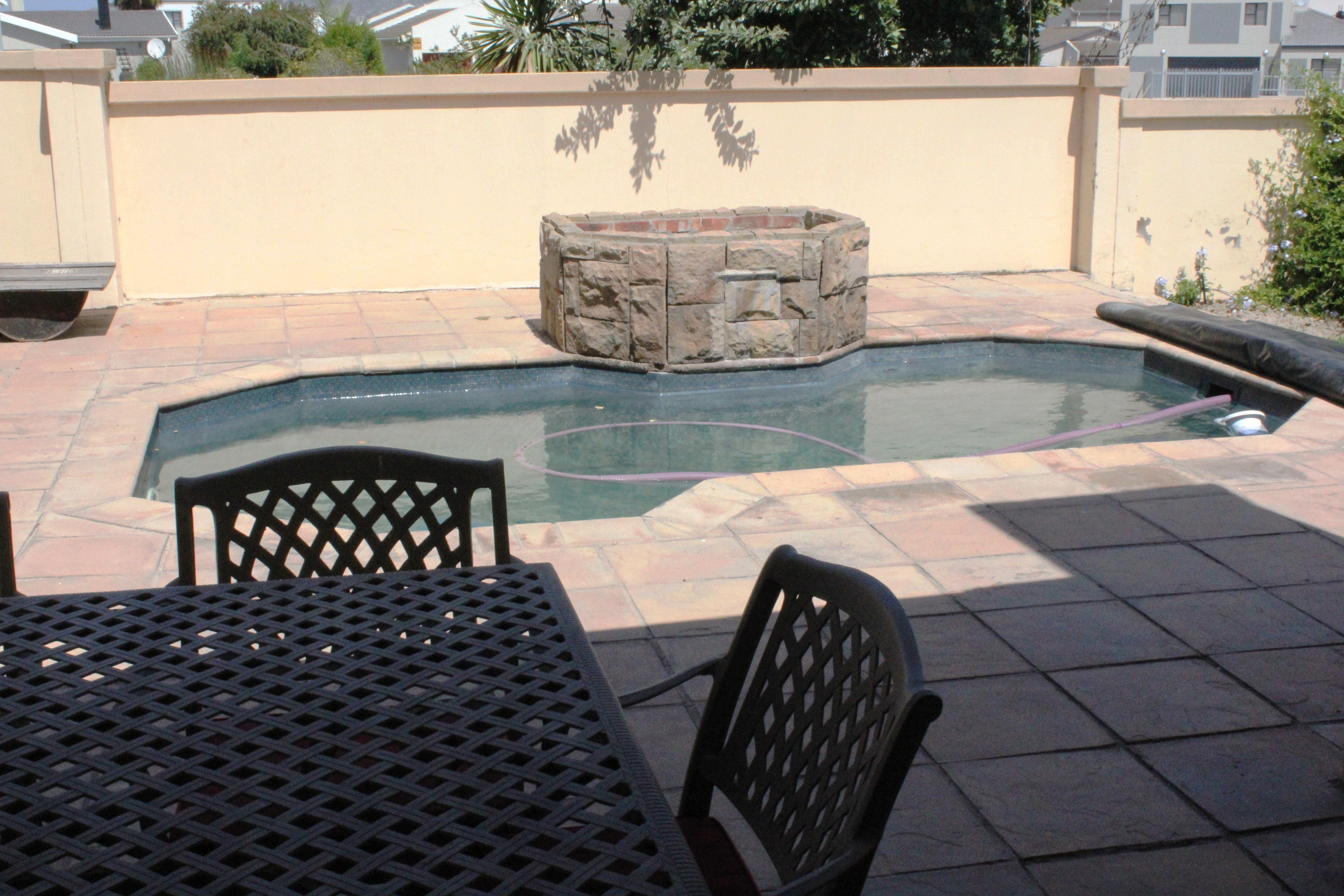 Chillsome House | Country Club Accommodation