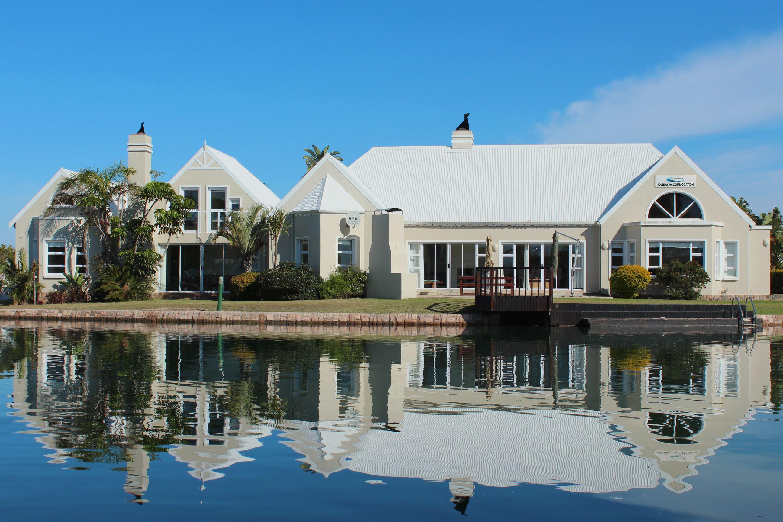 Waterside Living - Marina Martinique 1297 | Marina Martinique Accommodation