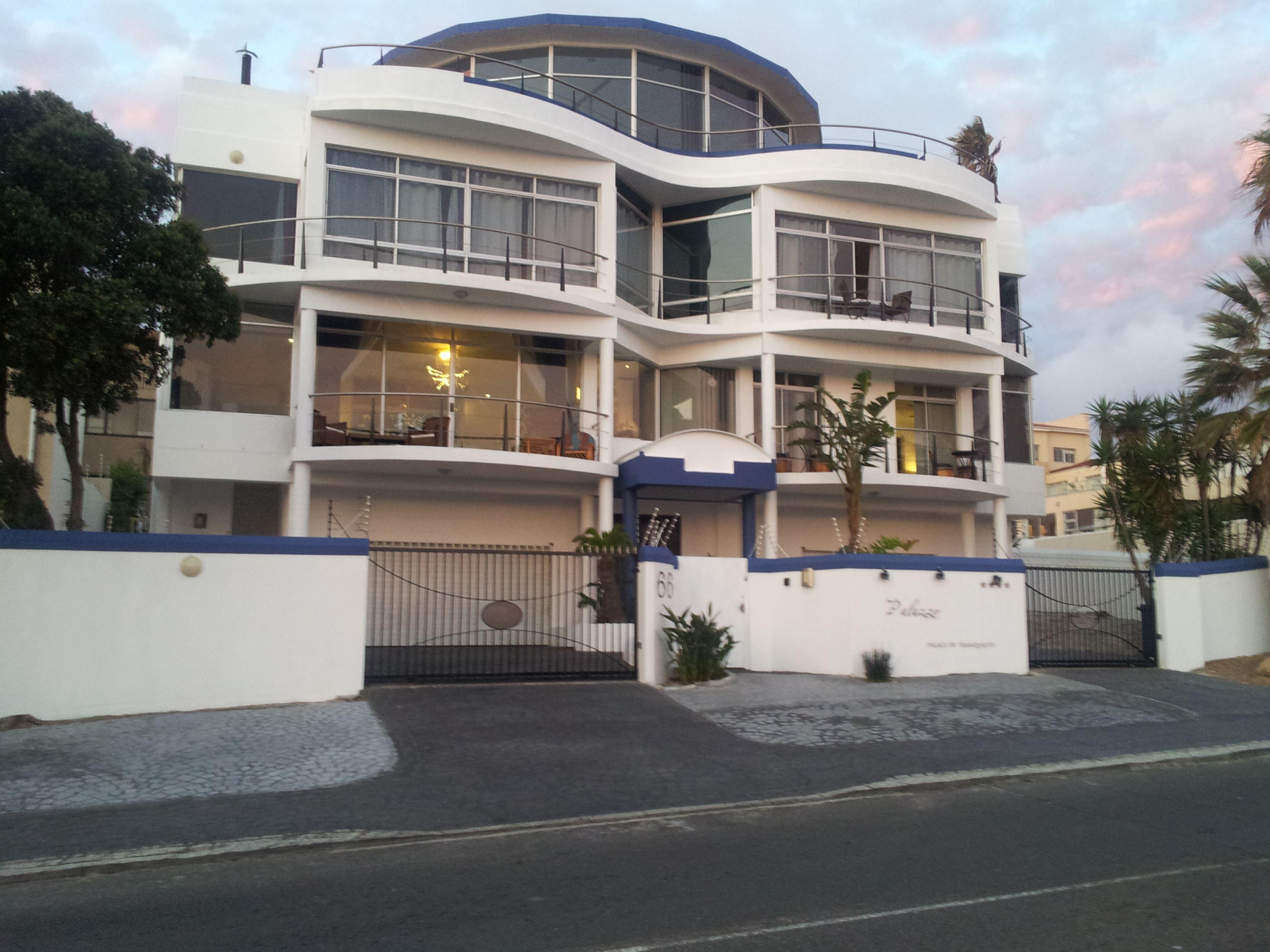 Bread & Barrel Palazzo Blouberg | West Beach Accommodation