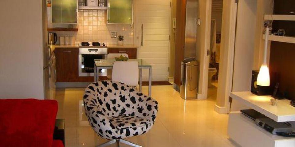Grove House | Accommodation Mouille Point