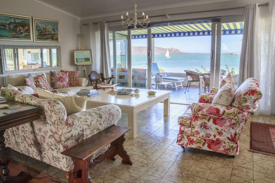 Marjerique Beach Home