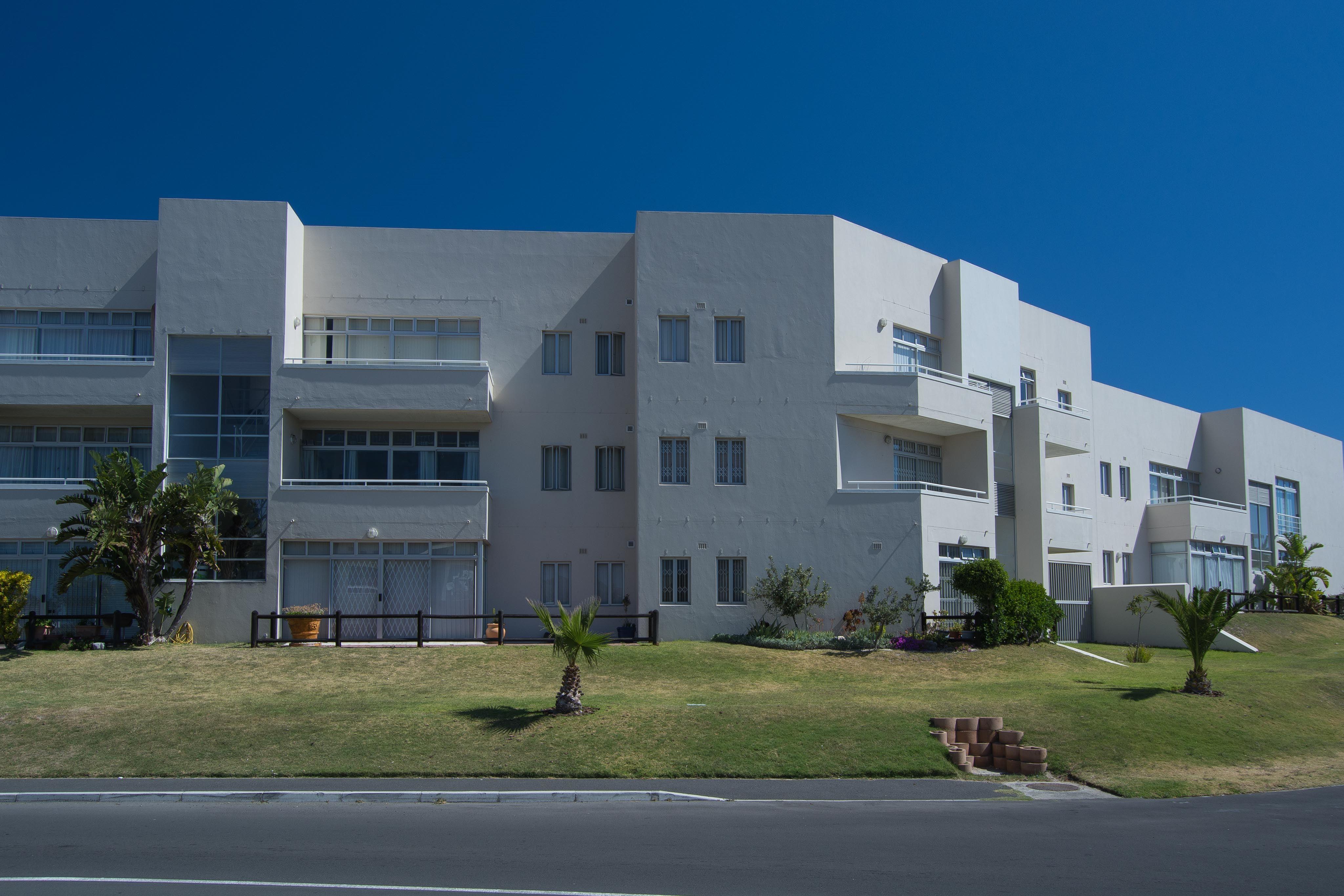 Island View F2 | Accommodation Van Riebeeckstrand
