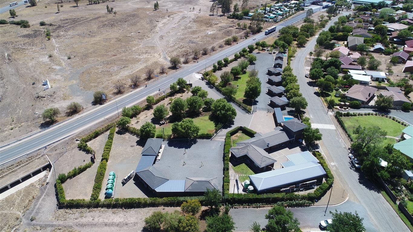 Sunset Chalets | Colesberg Accommodation