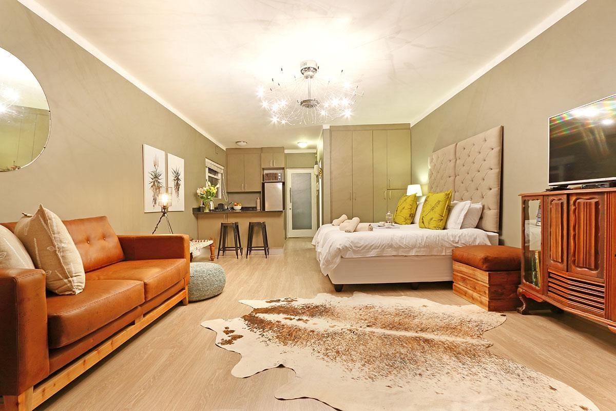 Afribode 301 Mainhill | Green Point Accommodation