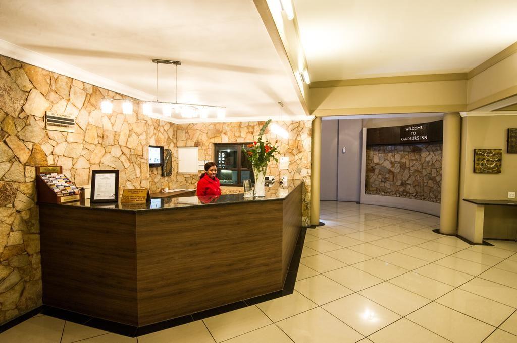 Sierra on Main Hotel