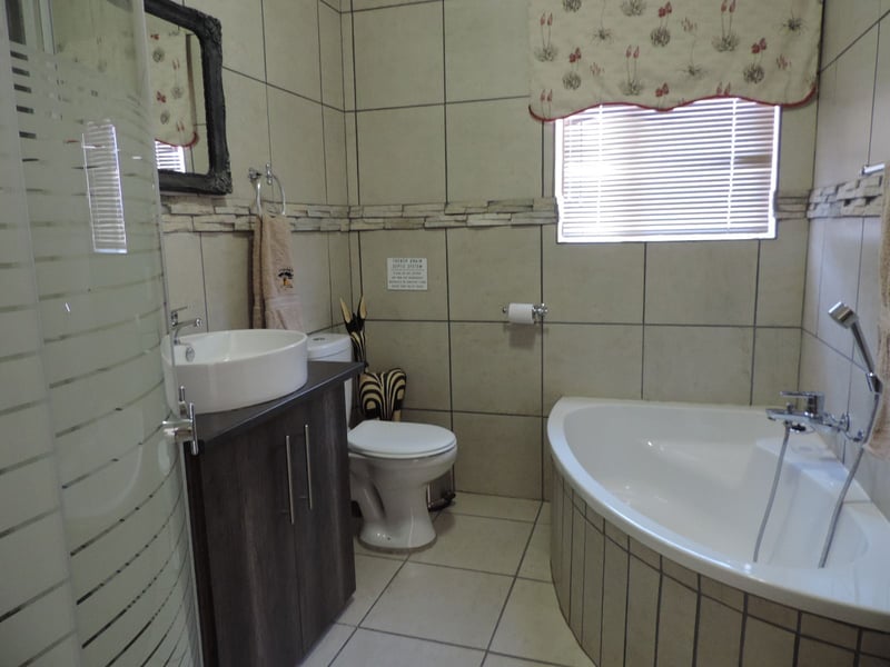 Ukweza Guest House | Reserve Your Hotel, Self-Catering, or Bed and ...