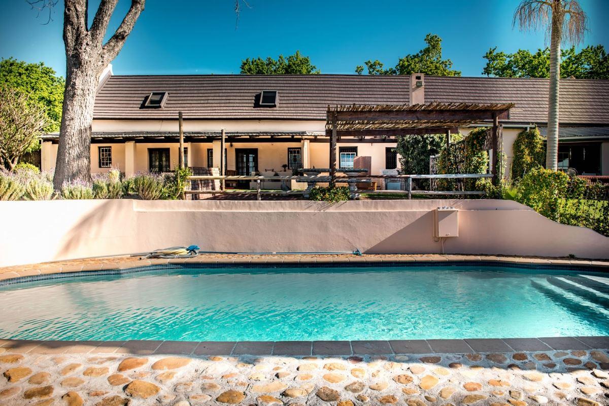 De Leeuwenhof Estate | Accommodation Paarl