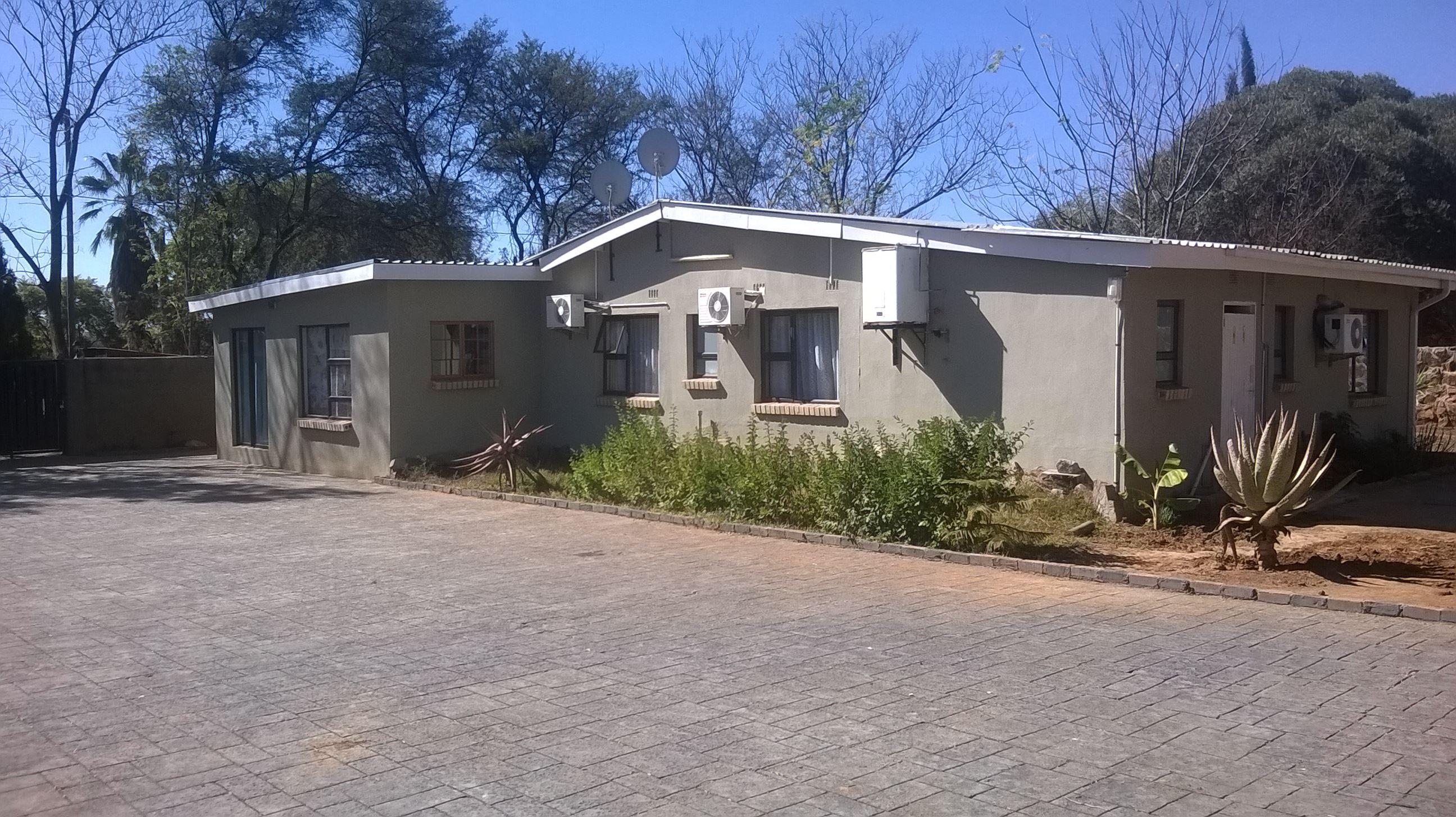 Stwalo's Place | Accommodation Lobatse