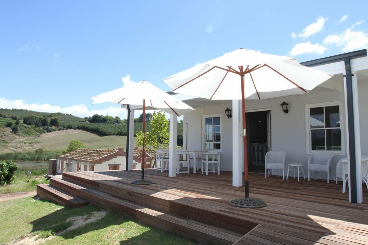 Paul Wallace Wines and Guest Cottages | Accommodation Elgin
