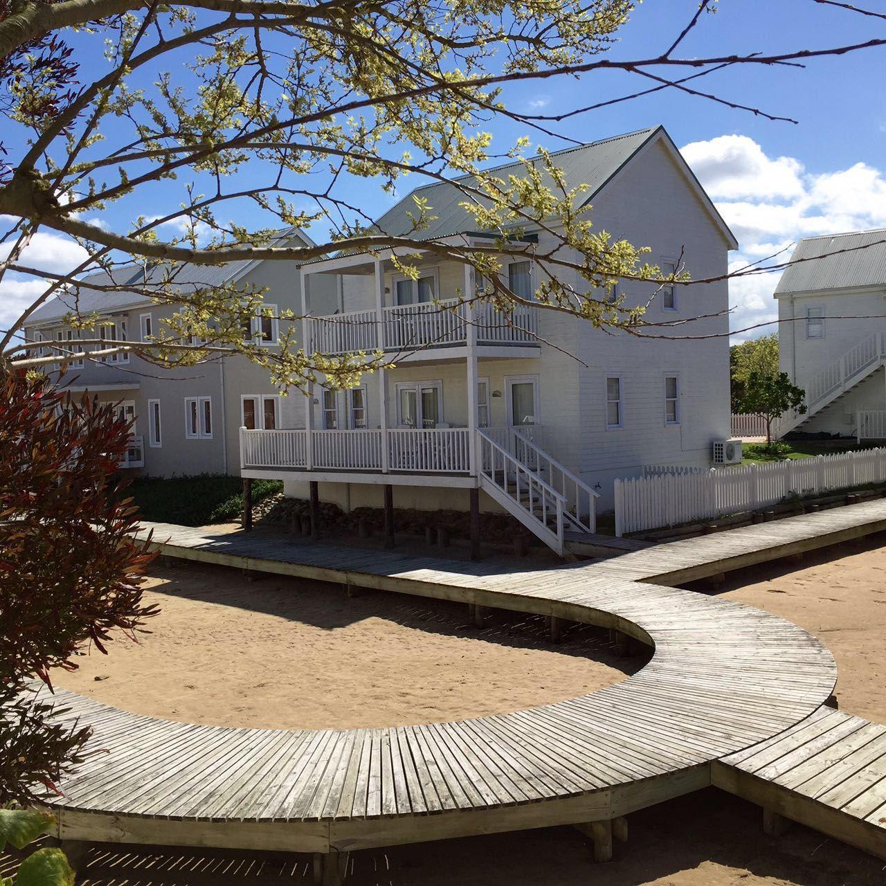 Cherry Blossom Cottage On Thesen Islands | Self-catering Thesen Island