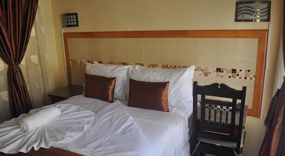 Crown Guest Lodge