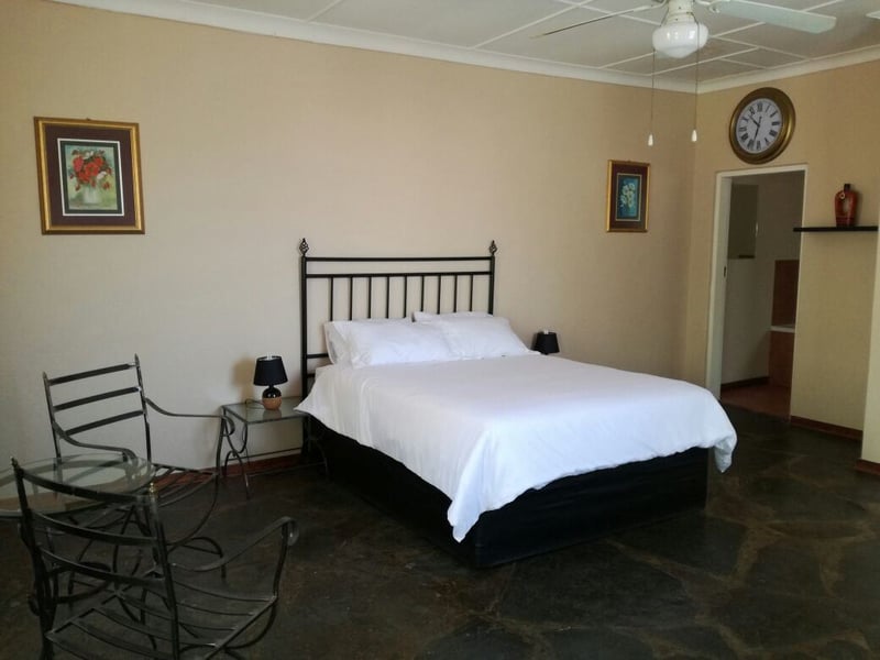 Valencia Country Lodge | Budget Accommodation Deals and Offers Book Now!