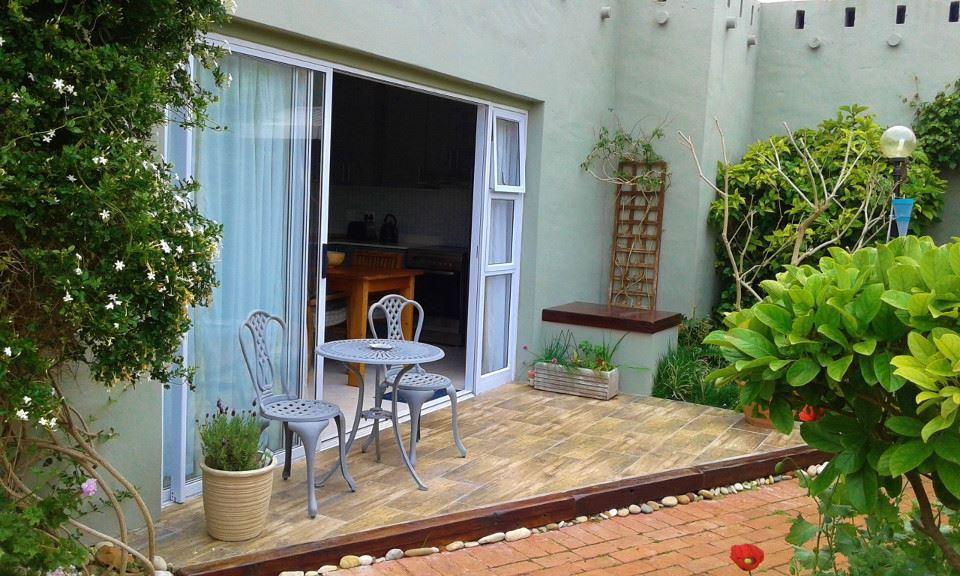 The Garden Place | Summerstrand Self-catering
