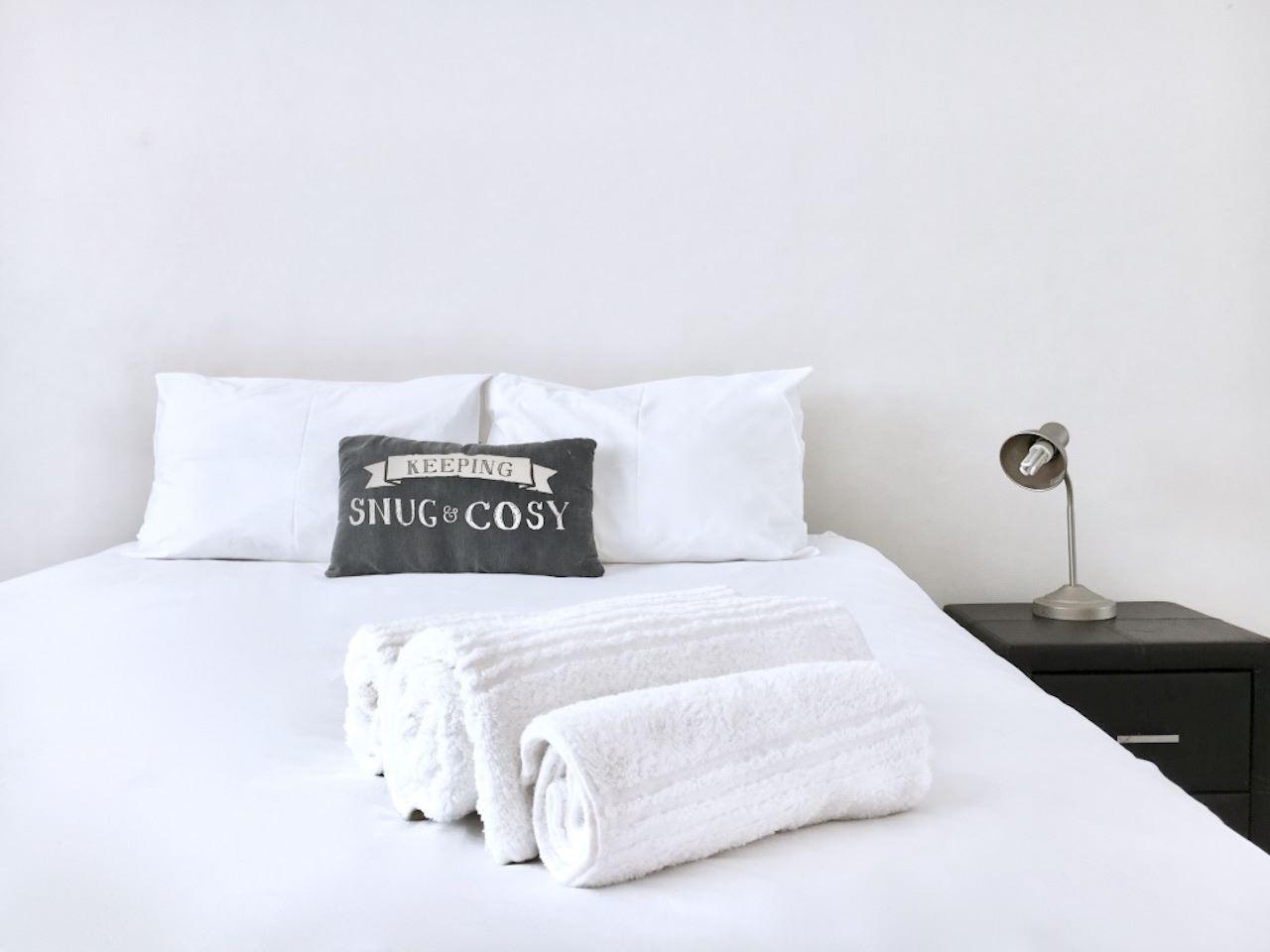 13 Sandringham Studio Beach Road | Accommodation Mouille Point