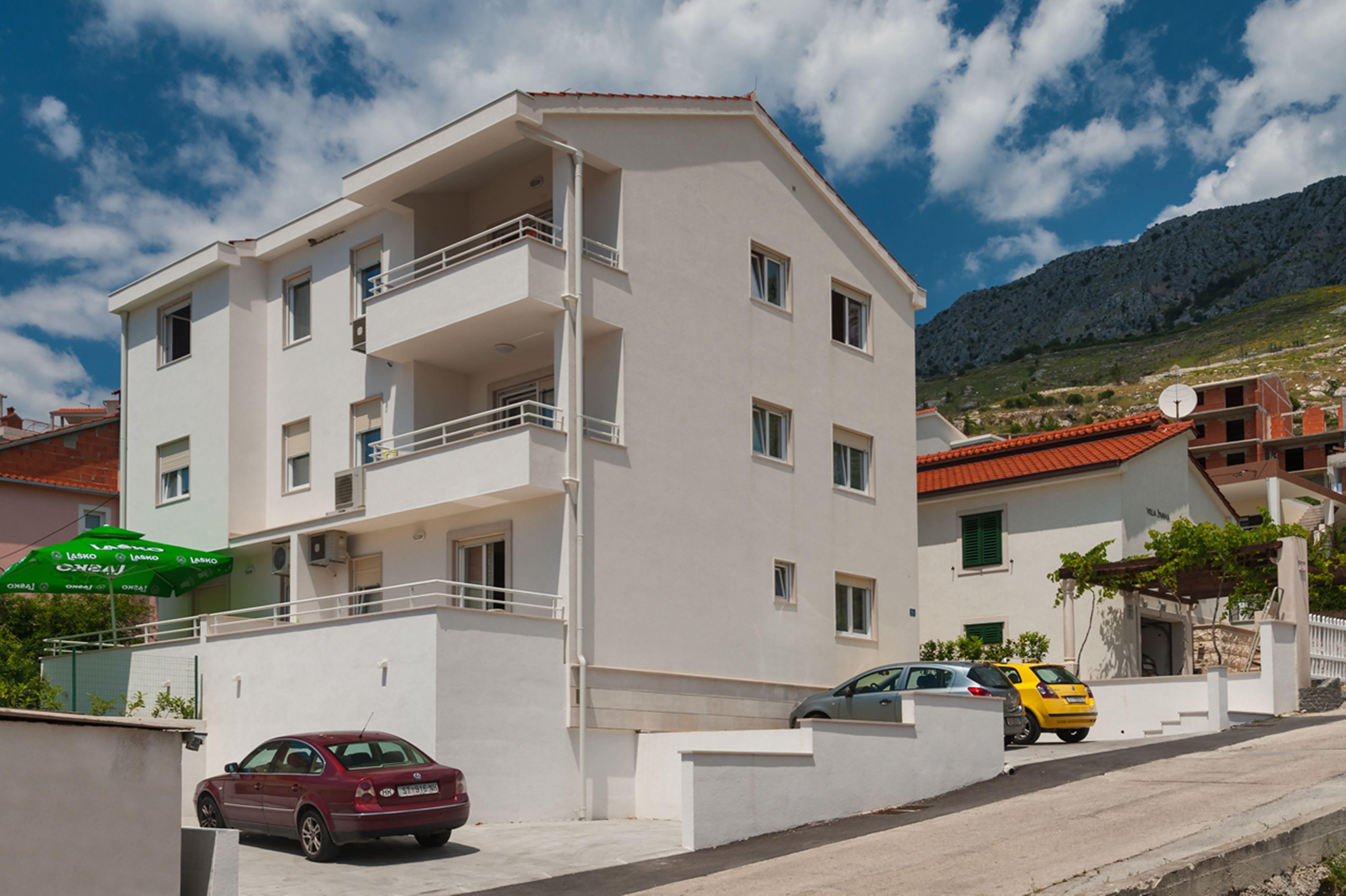 Apartment Maja 5+2, Dugi Rat | Accommodation Dugi Rat