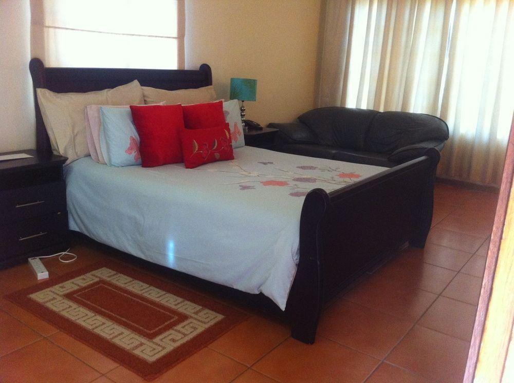 Dihate Guest House | Phakalane Accommodation