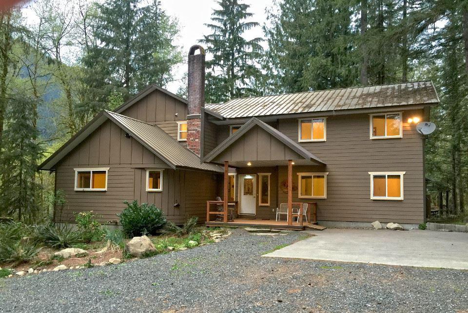 The Glacier Lodge, Cabin #3 | Glacier Self-catering