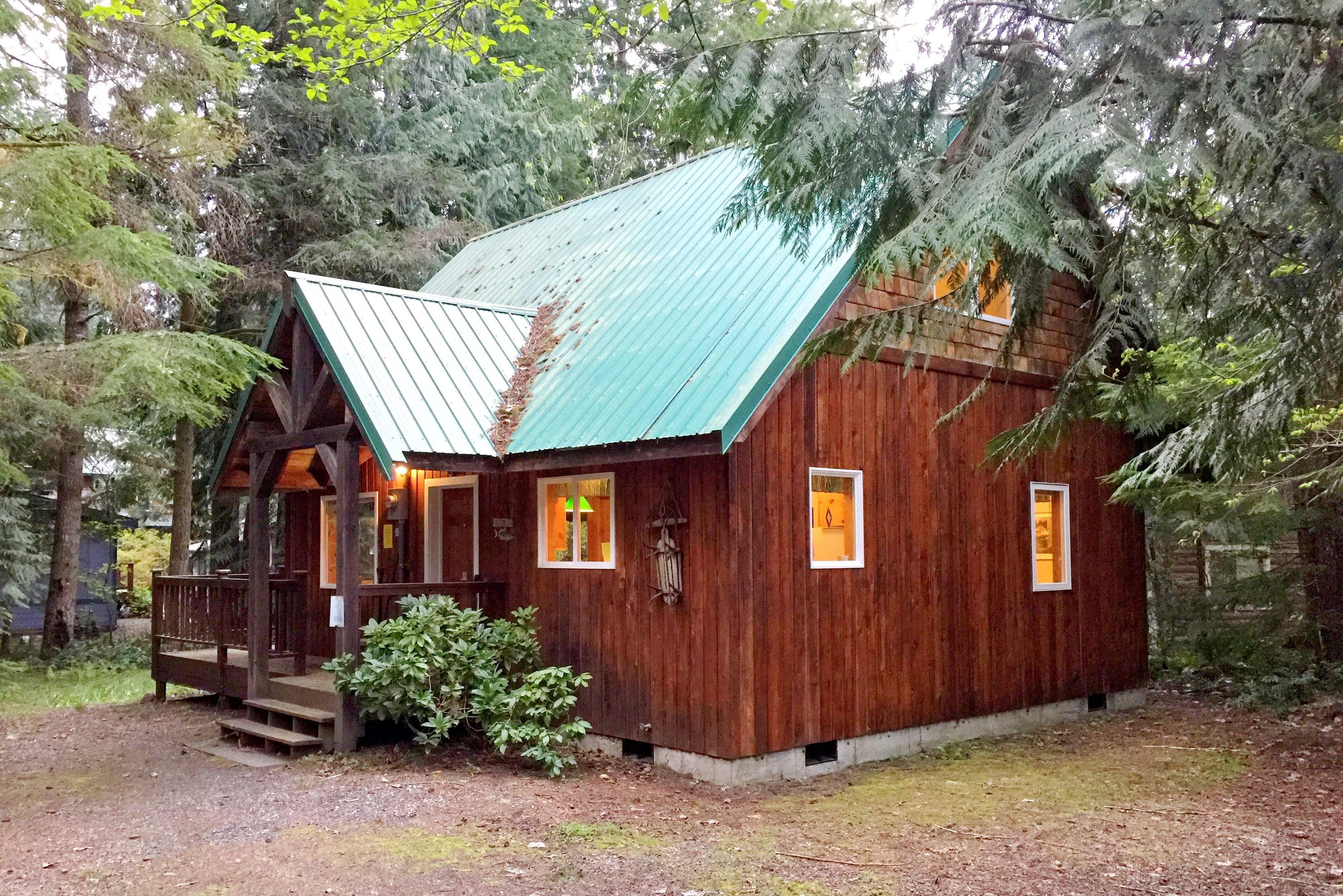 Mt. Baker Rim Cabin #32 | Glacier Lodges