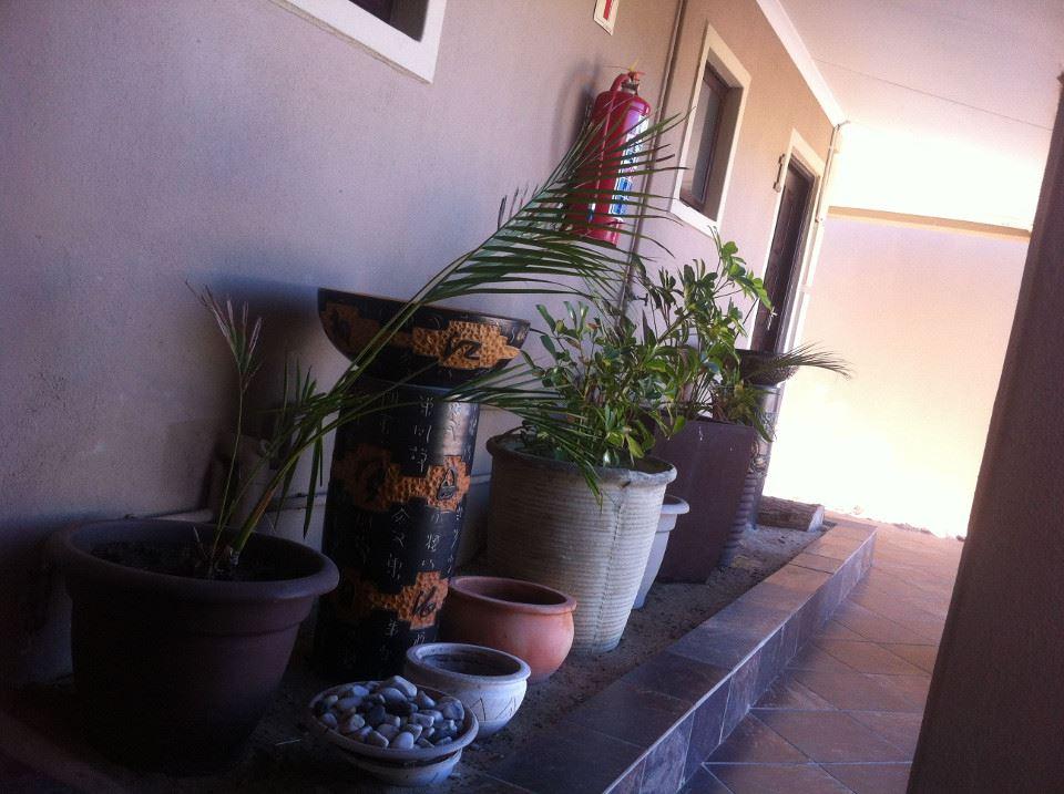 Khwee Sands Lodge | Lodges Orapa