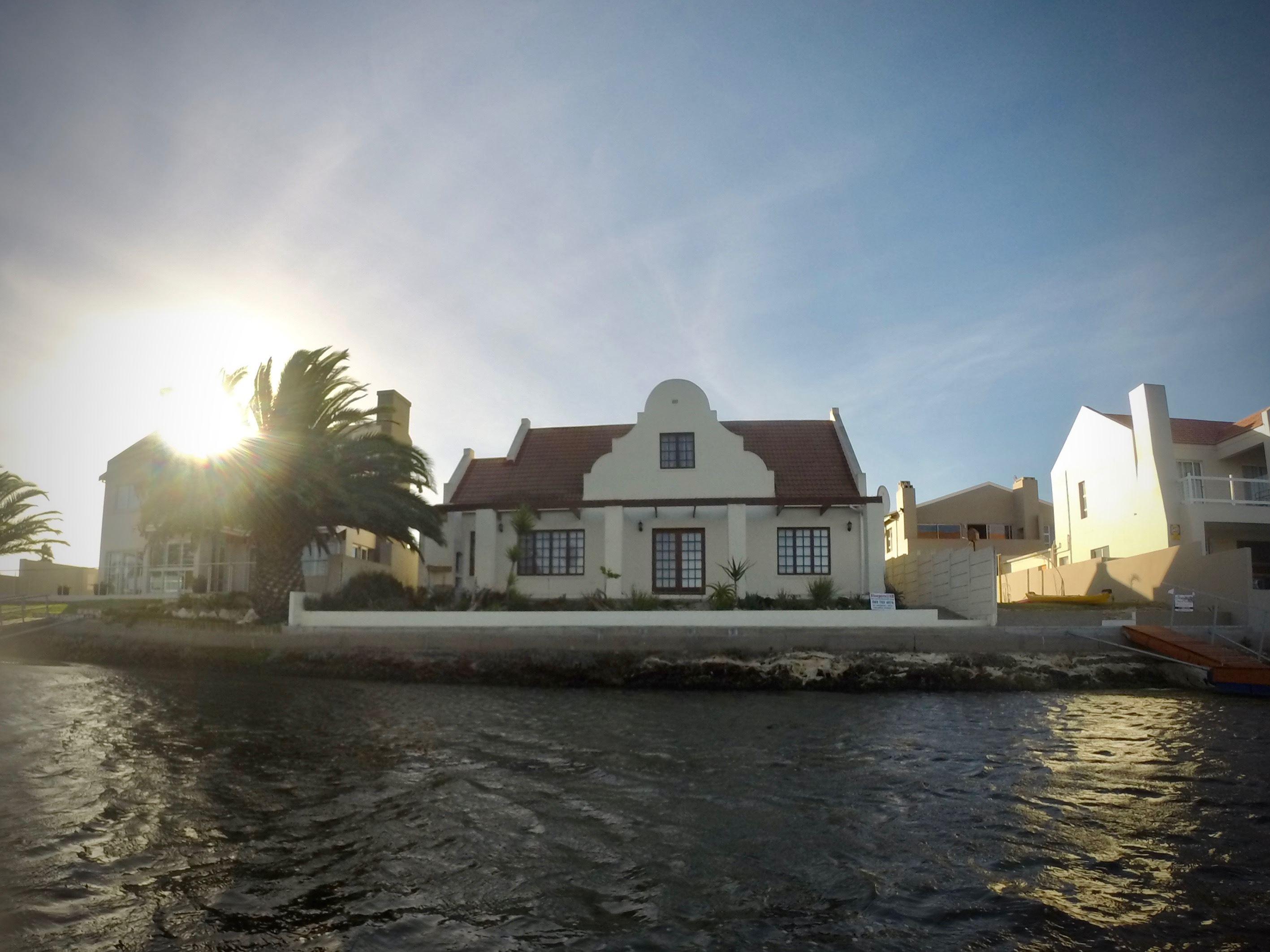 Sleepers@8B | Accommodation Port Owen