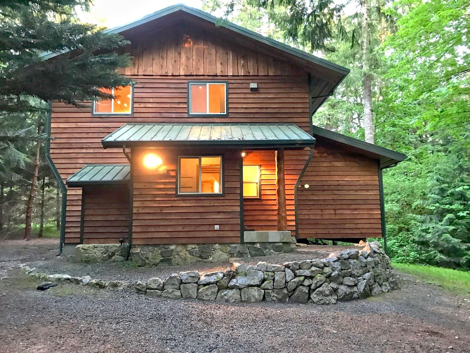 Glacier Springs Cabin #54 | Glacier Accommodation