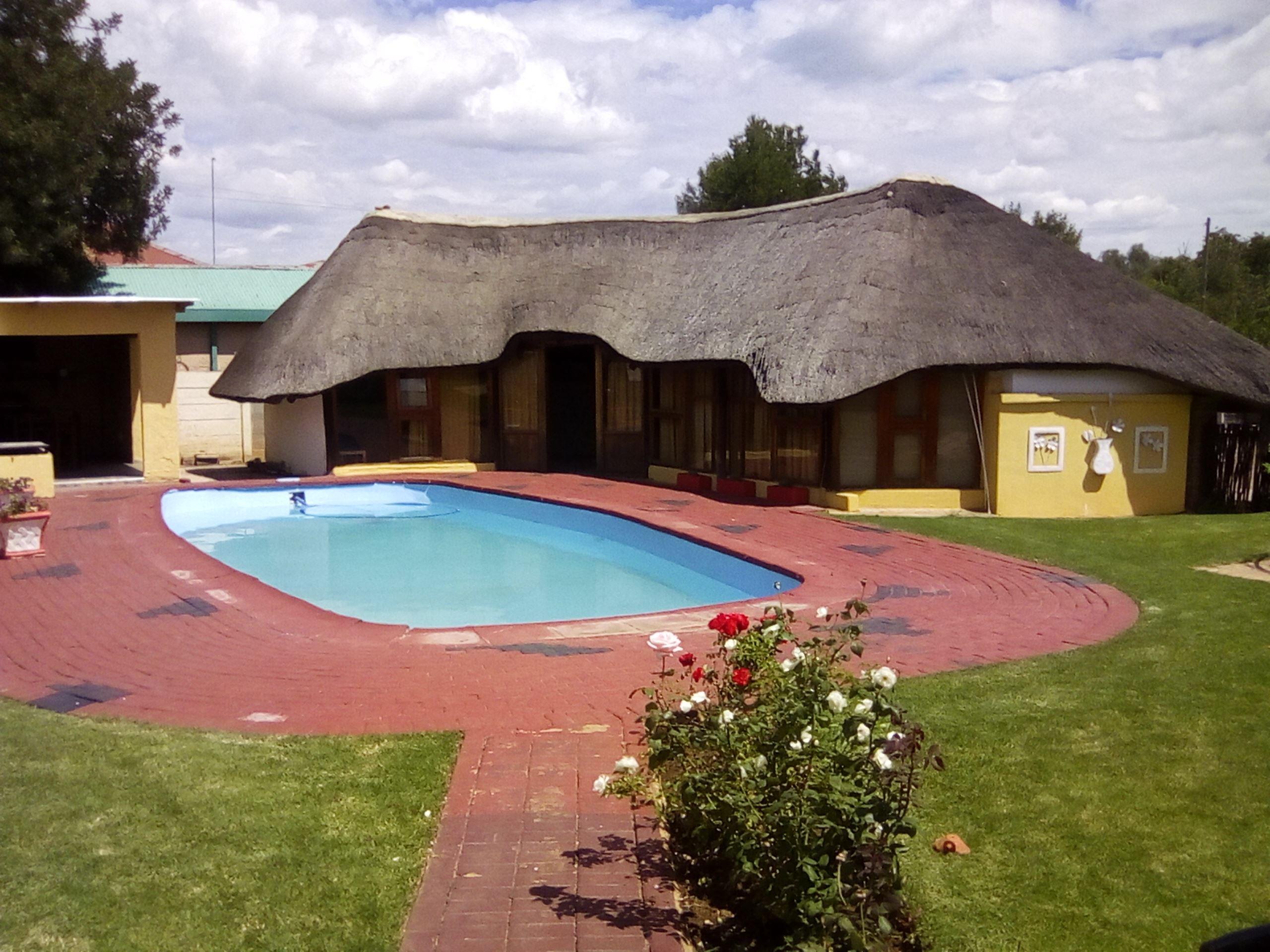 Valotone 2 B&B | Lichtenburg Accommodation