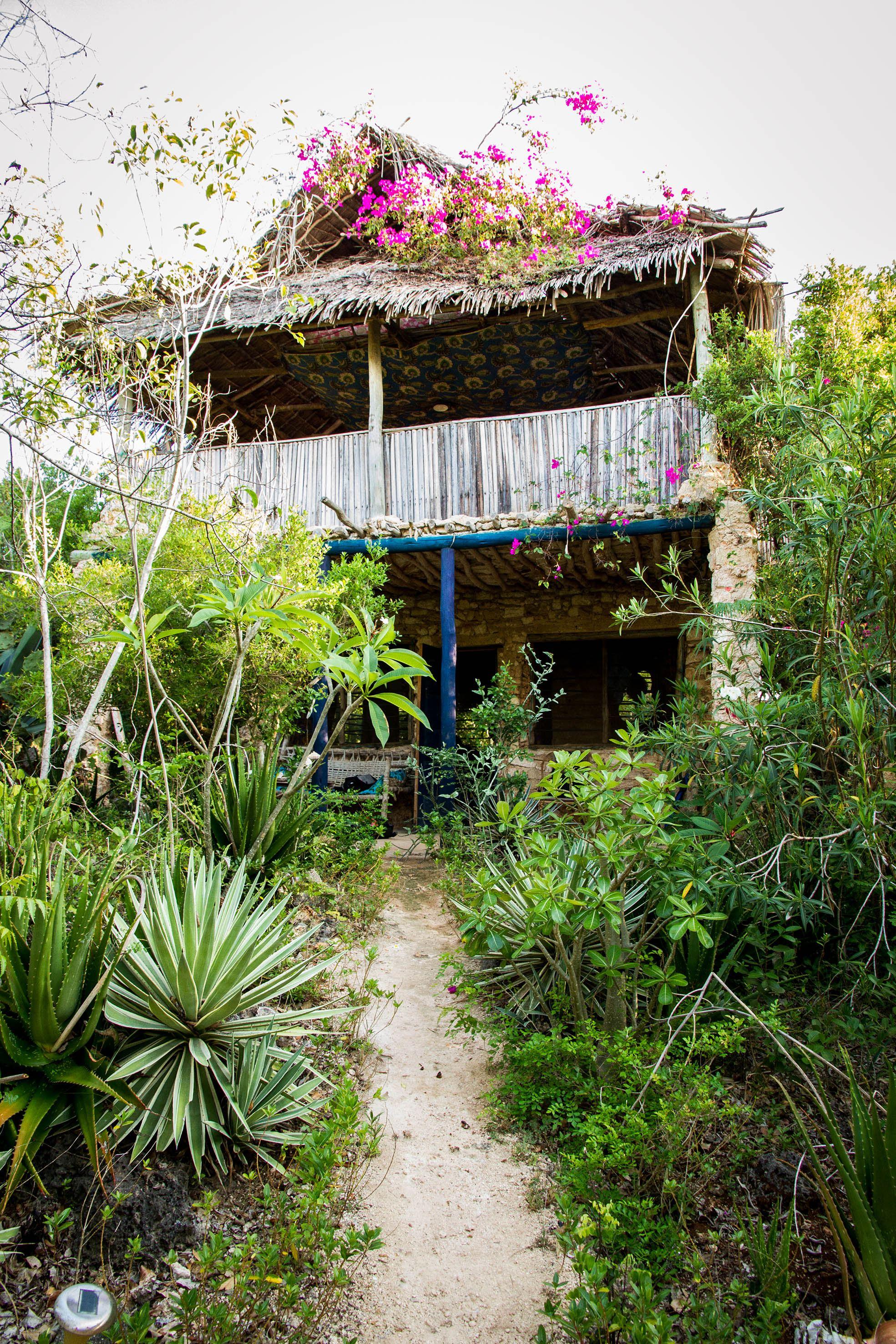 Blue Monkey Beach Cottages