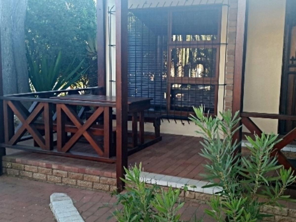 Le Larich Accommodation | Lutzville Accommodation