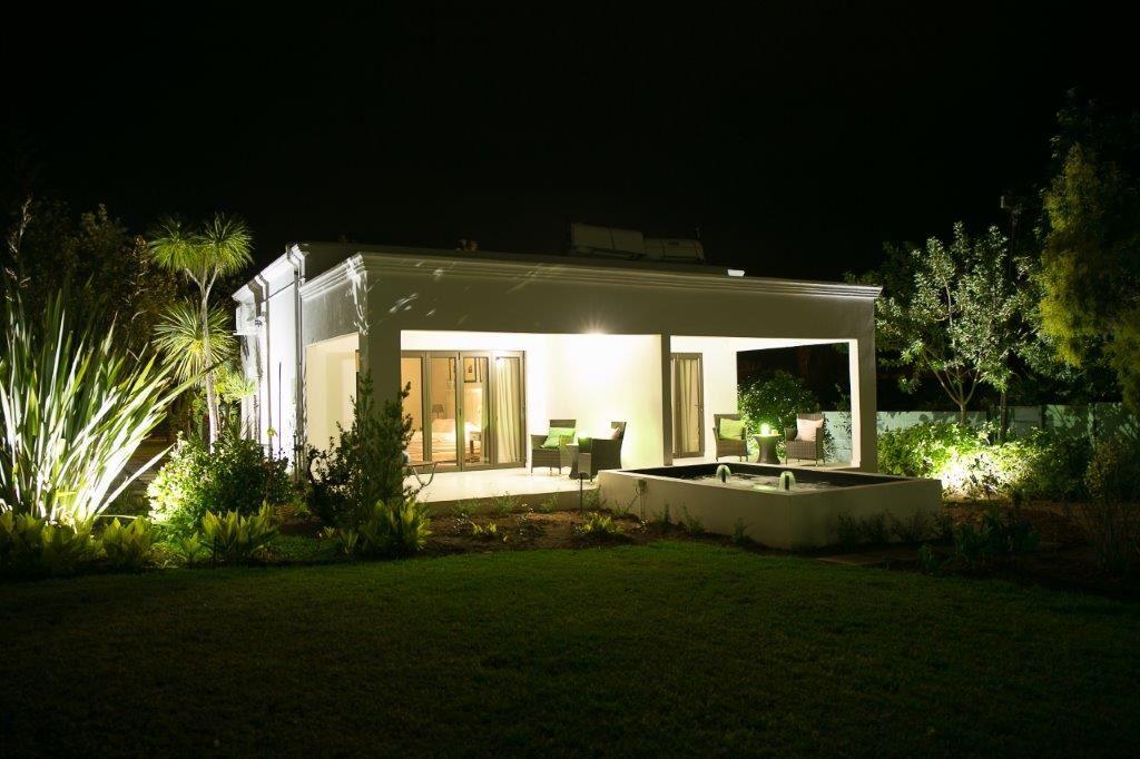 Christofphs Guesthouse | Accommodation Bonnievale
