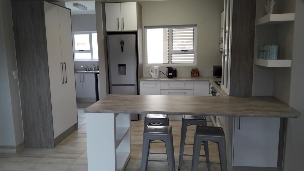 The Waterfront Cottage F12