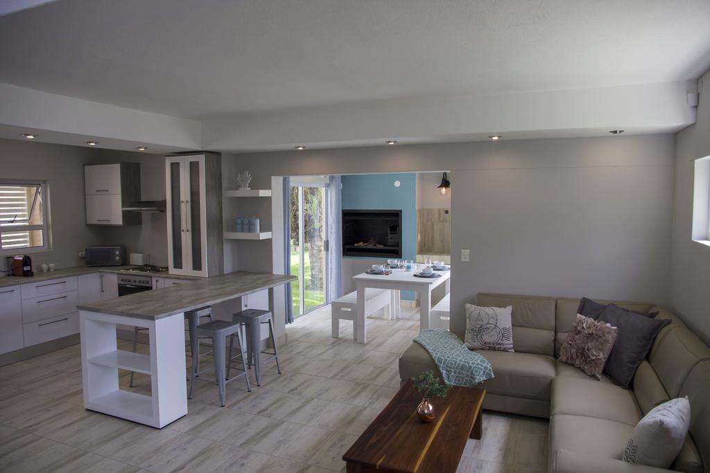 The Waterfront Cottage F12