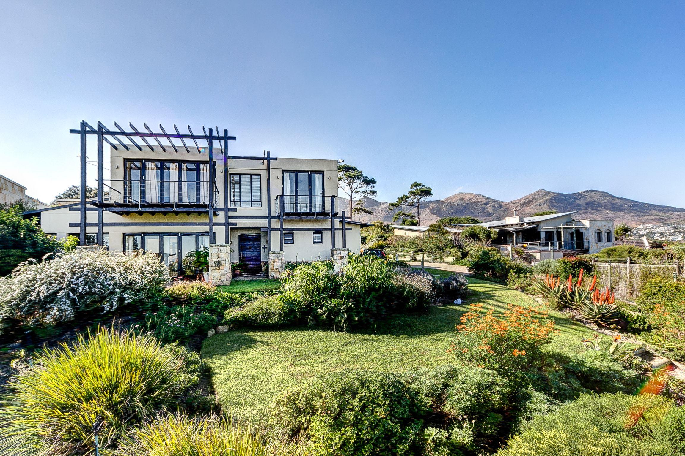 Chapman's View Villa - with solar backup power