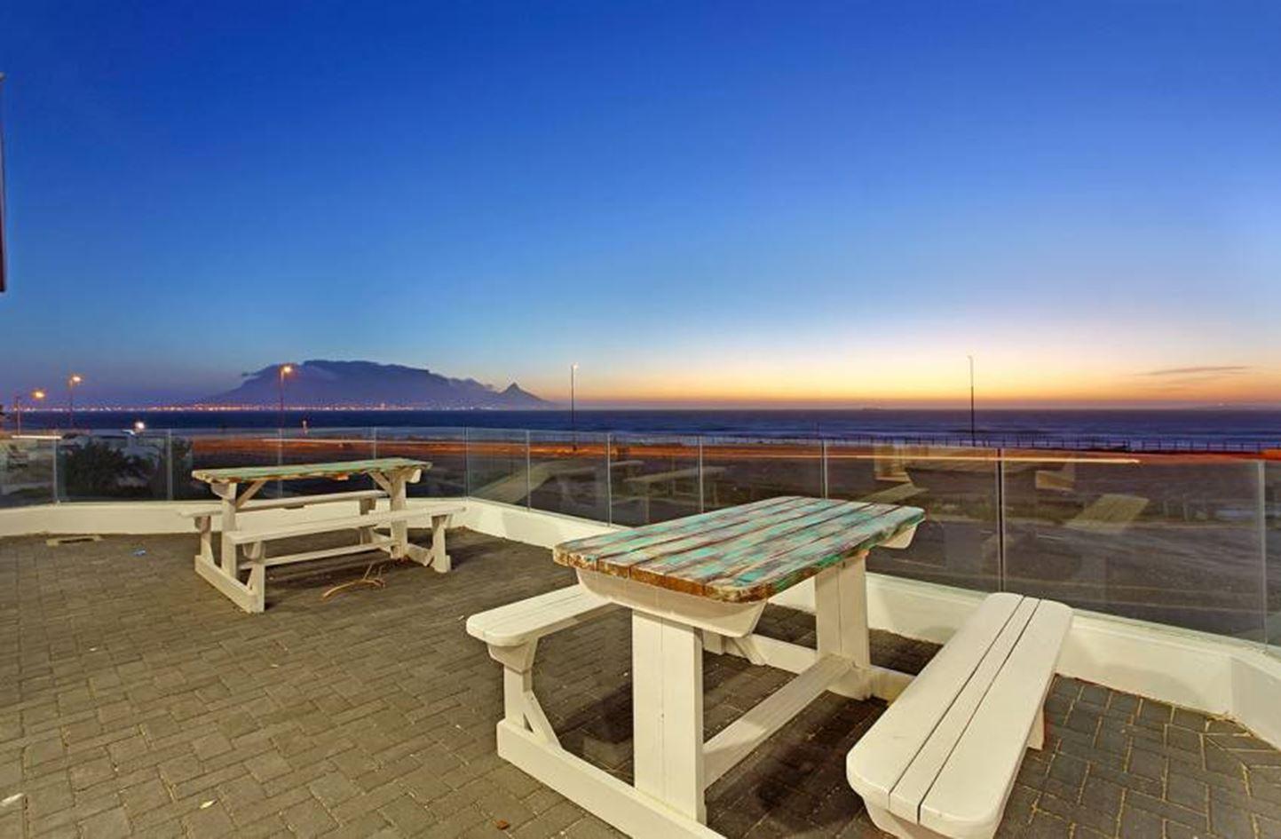 La Beach House | Accommodation Bloubergstrand